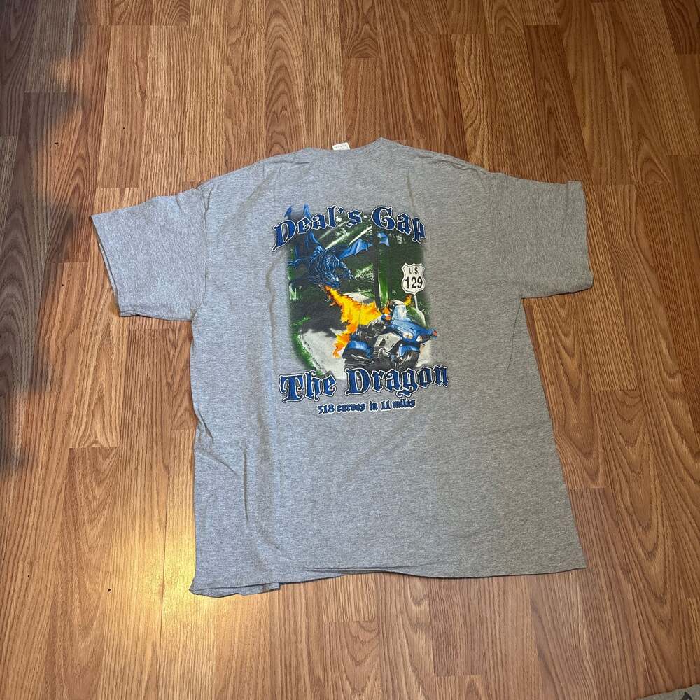 Vintage Deals Gap Motorcycle Resort 'The Dragon' Long Sleeve Graphic T-Shirt